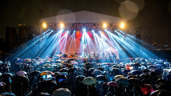 入選獎(jiǎng) 李業(yè)福 雨下奇景.jpg