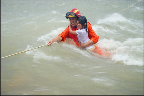 入選獎(jiǎng) 曾春紅 水中情.jpg