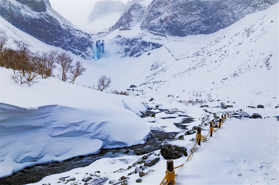 聾人組手機類《長白山雪水天上來》呂昀.jpg