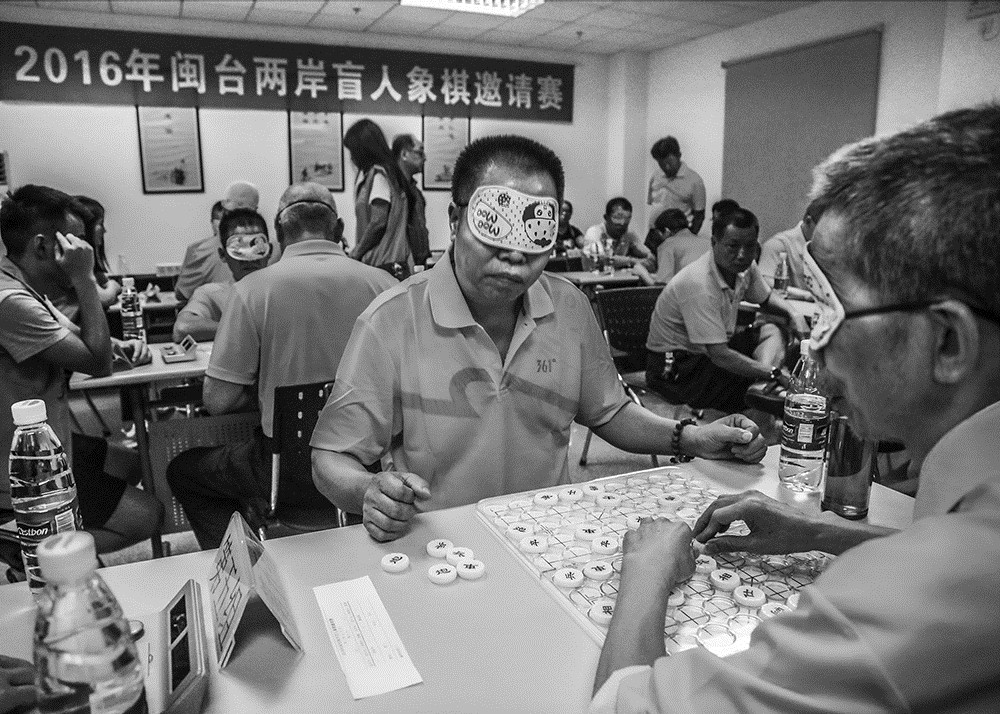 聾人相機類《盲人摸“象”兩岸對弈》孫暢